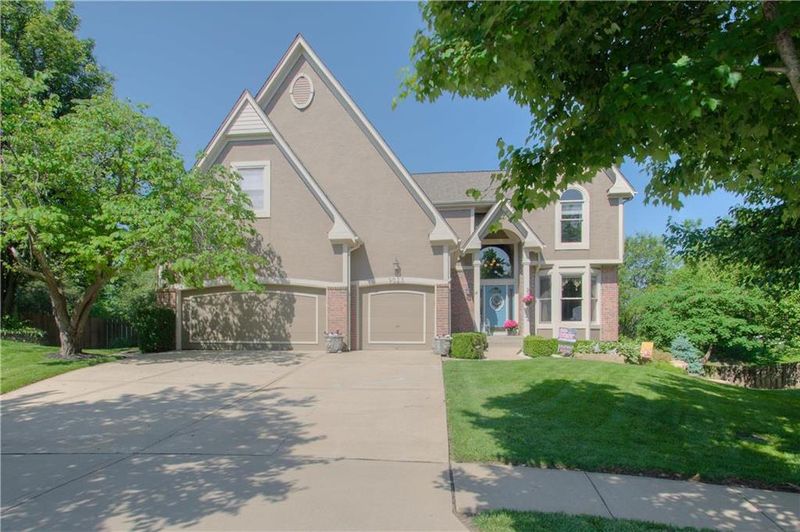 9023 W 149th St, Overland Park, KS 66221