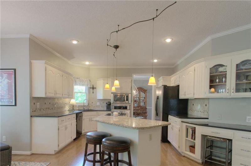 9023 W 149th St, Overland Park, KS 66221