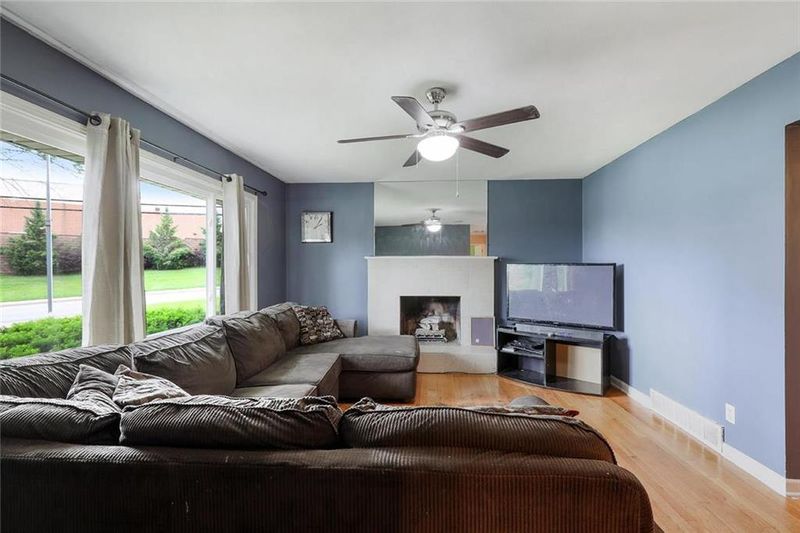 4301 Crisp Ave, Kansas City, MO 64133