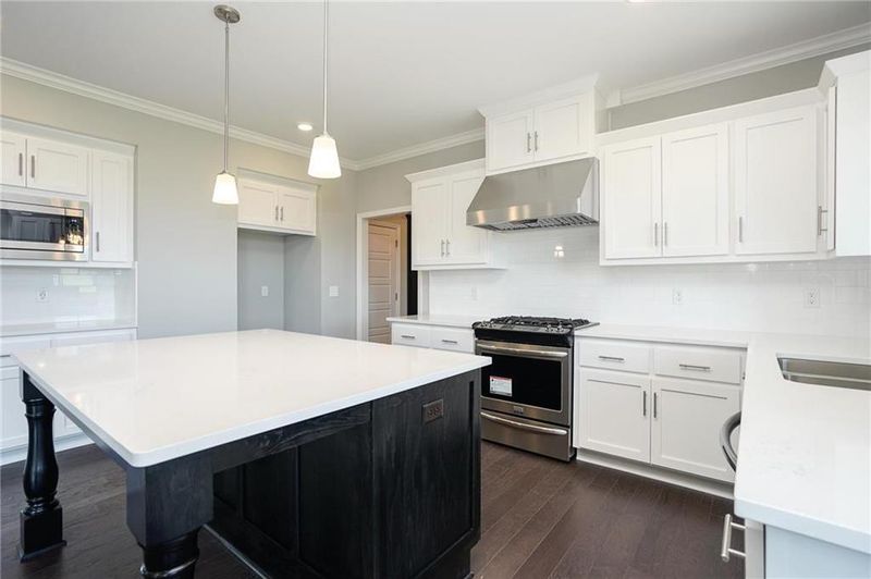 13402 W 182nd Ter, Overland Park, KS 66221