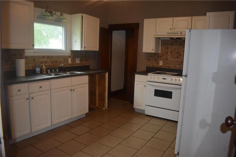 1003 NE Arter Ave, Topeka, KS 66616