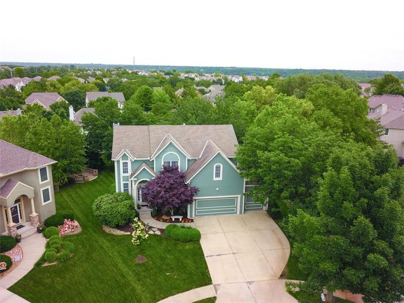 5304 W 160th St, Overland Park, KS 66085