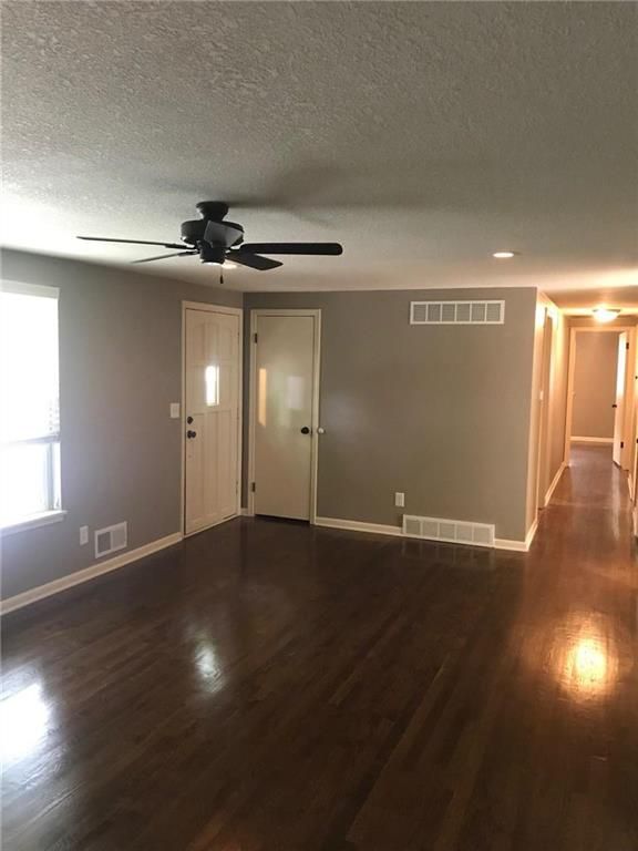 4000 N Spruce Ave, Kansas City, MO 64117