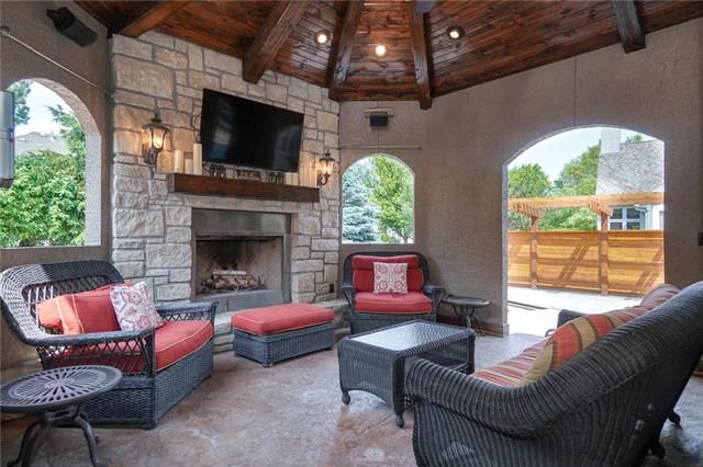 14728 Maple St, Overland Park, KS 66223