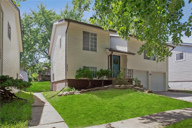 7808 N Oregon Ave, Kansas City, MO 64151