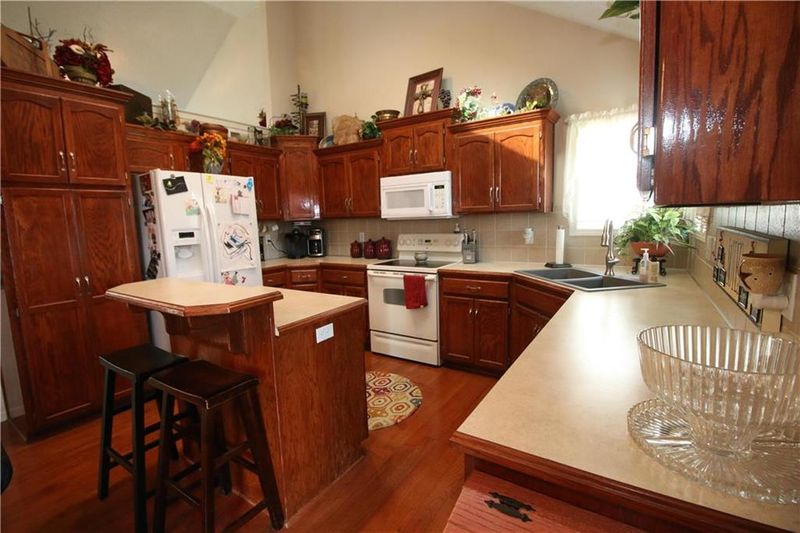 10504 NW 86th St, Kansas City, MO 64153
