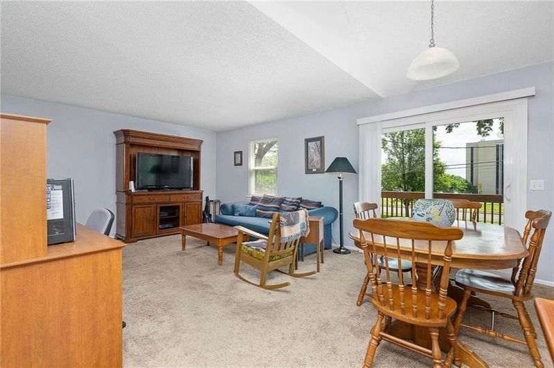 5817 Floyd St, Overland Park, KS 66202