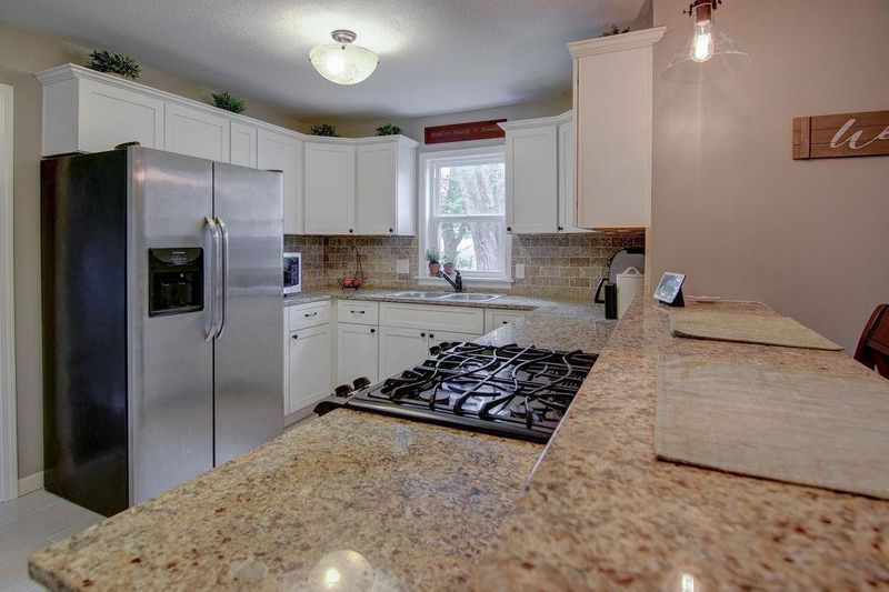9307 Grant Dr, Overland Park, KS 66211