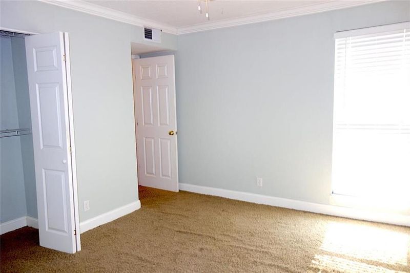 4056 Warwick Blvd #5, Kansas City, MO 64111