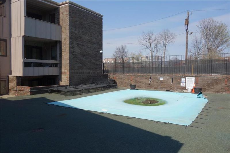 4056 Warwick Blvd #5, Kansas City, MO 64111