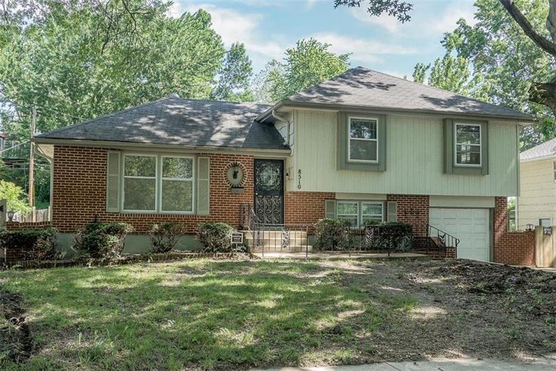8510 E 106th St, Kansas City, MO 64134