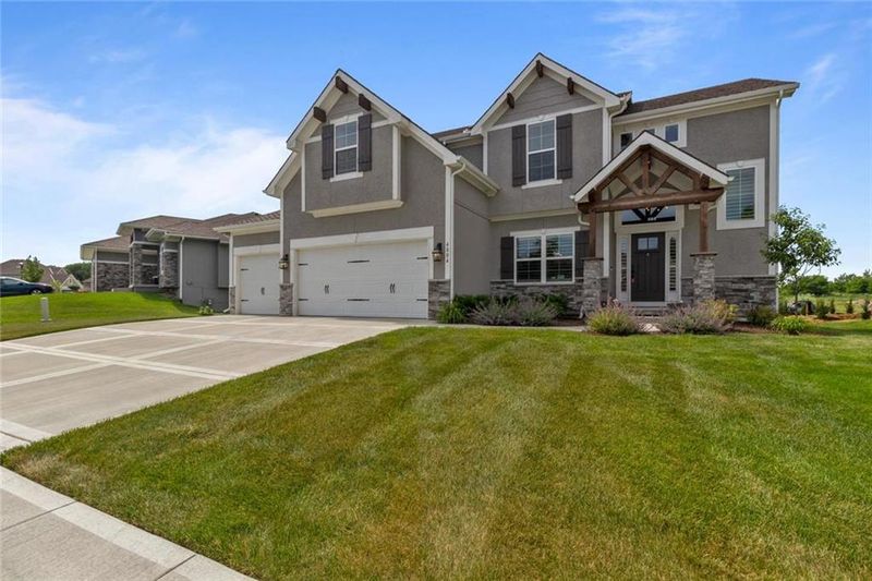4804 NW Montebella Dr, Riverside, MO 64150