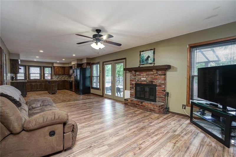 9505 Connell Dr, Overland Park, KS 66212