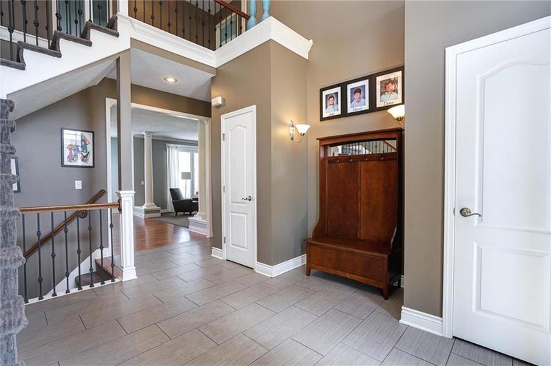 721 SW Winterstar Dr, Lee's Summit, MO 64081