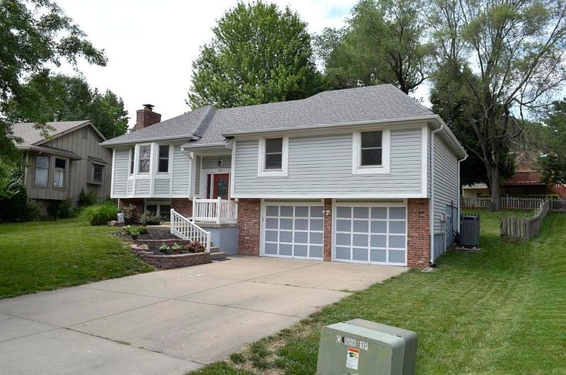 1306 NE 85th Ter, Kansas City, MO 64155