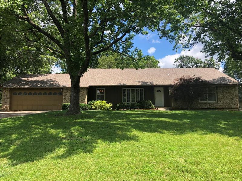 814 E 117th Ter, Kansas City, MO 64131