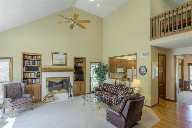 15207 Maple St, Overland Park, KS 66223