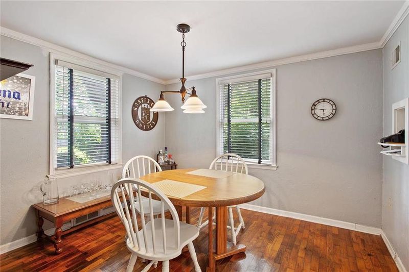 7834 Summit St, Kansas City, MO 64114