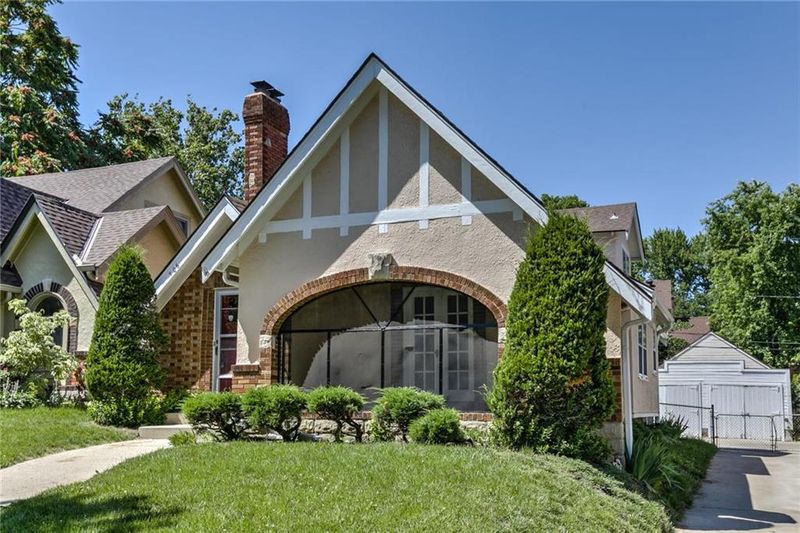 706 E 71st Ter, Kansas City, MO 64131