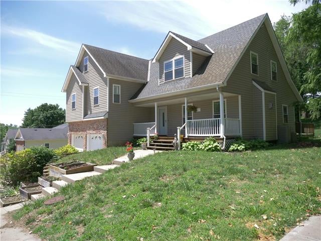 706 N 5th St, Wathena, KS 66090