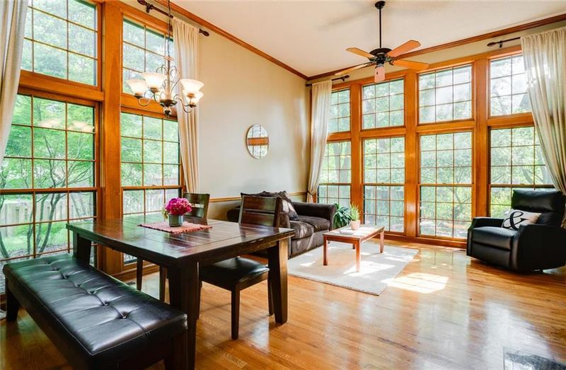 6002 W 124th Ter, Overland Park, KS 66209