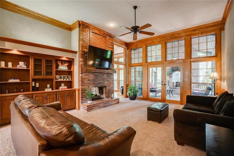 6002 W 124th Ter, Overland Park, KS 66209