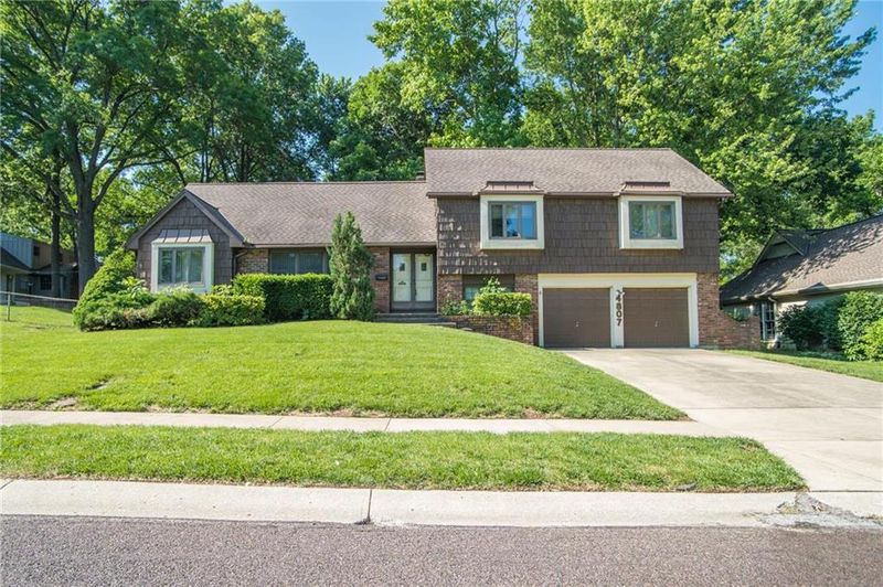 4807 W 101st Ter, Overland Park, KS 66207
