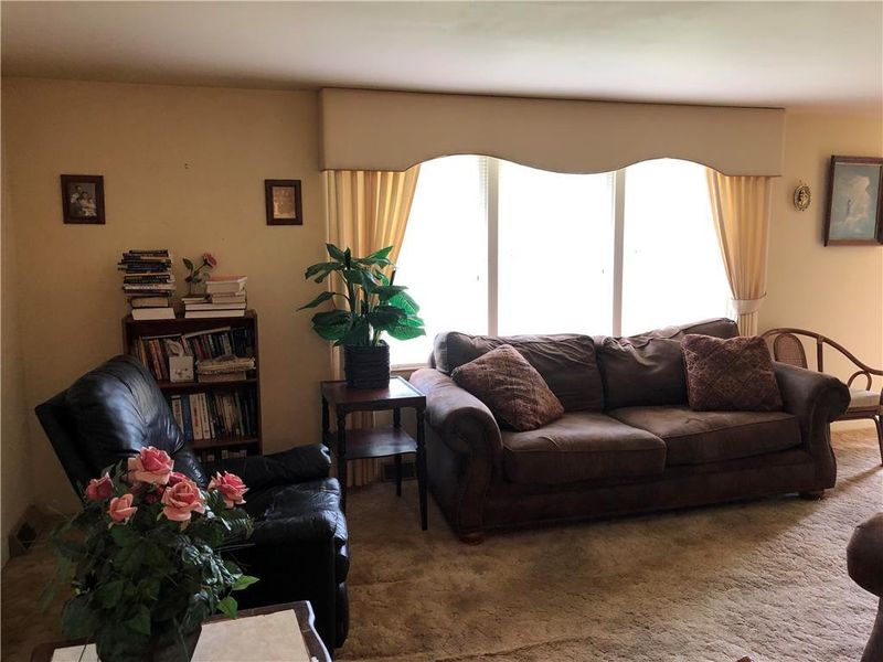 1303 NE 68th Ter, Gladstone, MO 64118