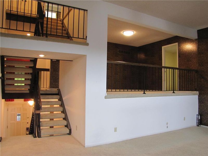 10152 Locust St, Kansas City, MO 64131