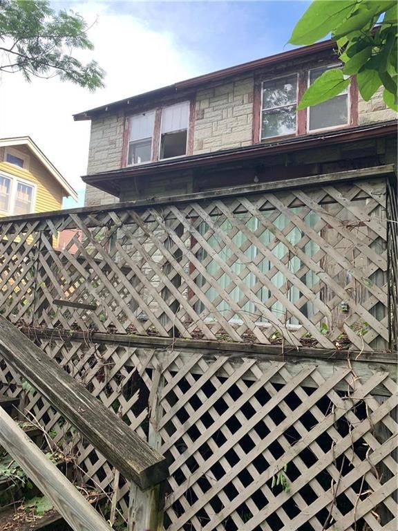 2815 E 67th St, Kansas City, MO 64131
