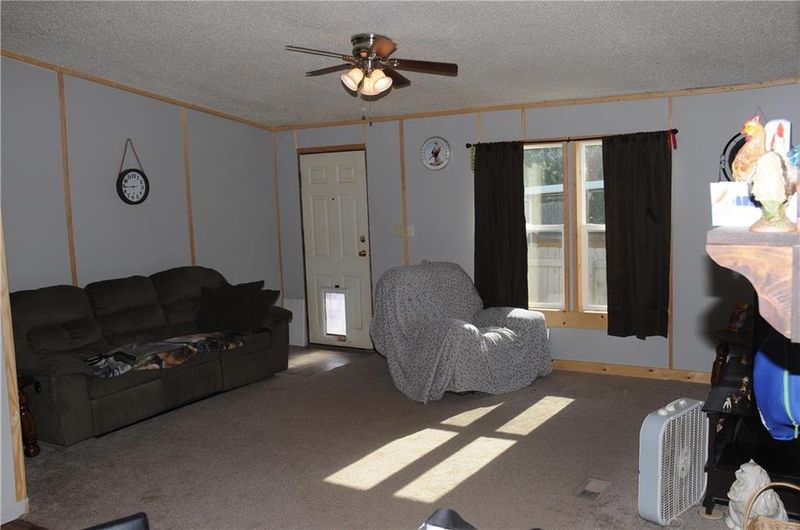 306 W Dryden St, Odessa, MO 64076