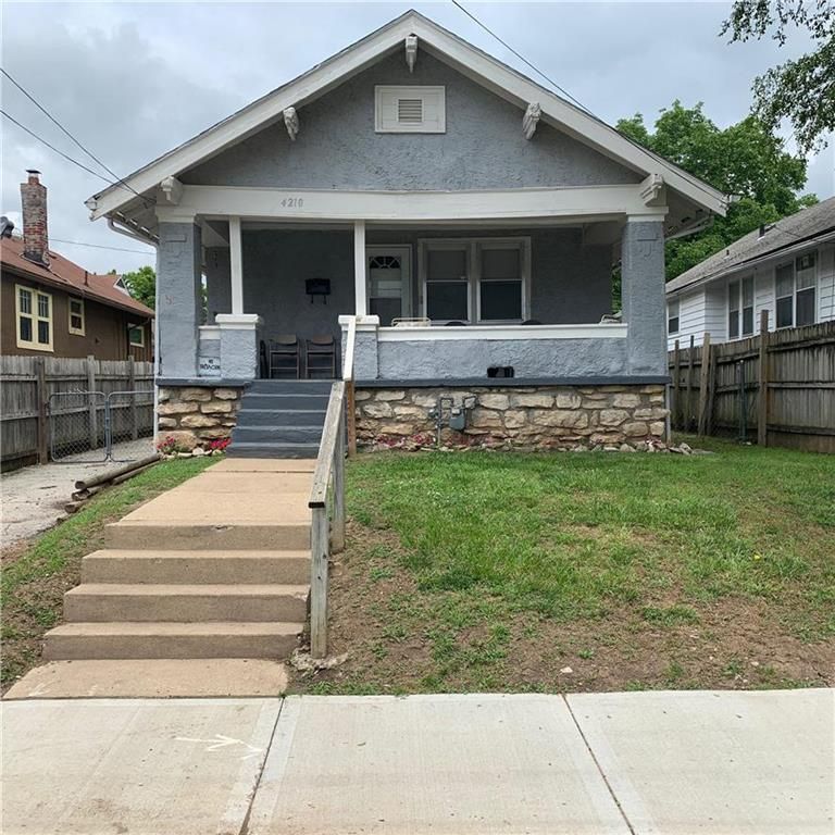 4210 E 56th St, Kansas City, MO 64130