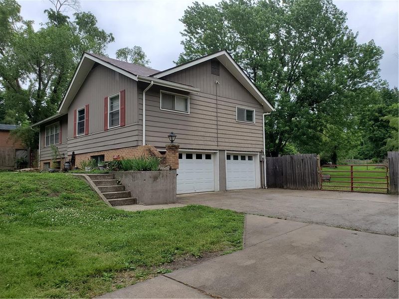 5913 Marion Ave, Kansas City, MO 64133