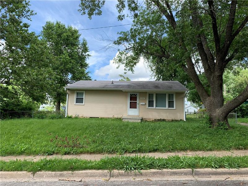 7517 Ozark Rd, Kansas City, MO 64129