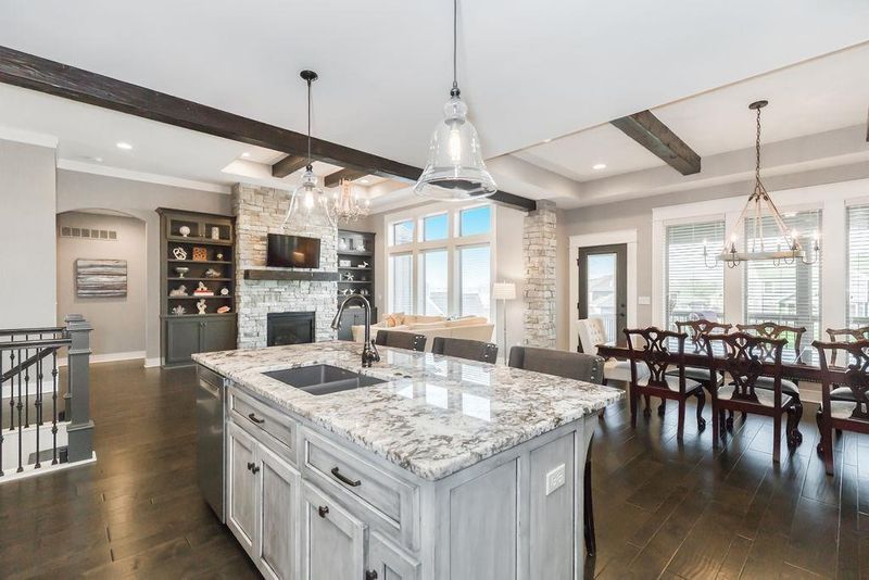 9771 Houston St, Lenexa, KS 66227