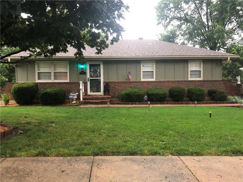 15200 E 48th St, Kansas City, MO 64136