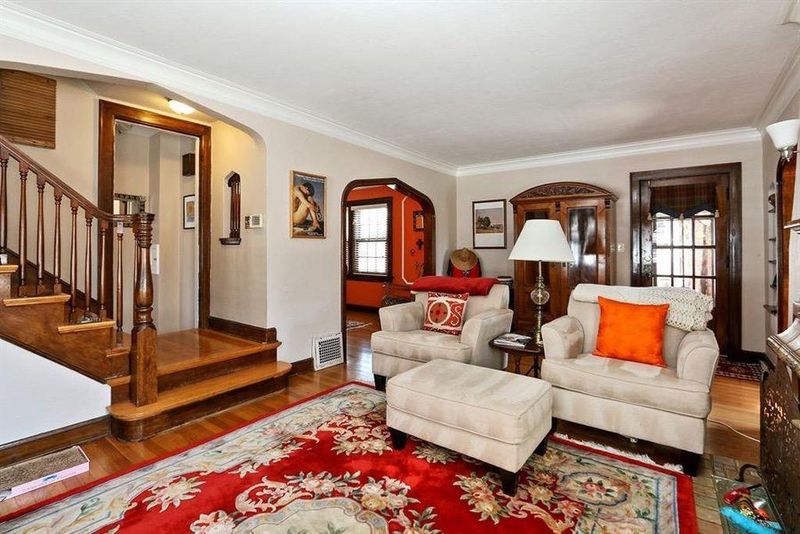 1008 W 70th St, Kansas City, MO 64113