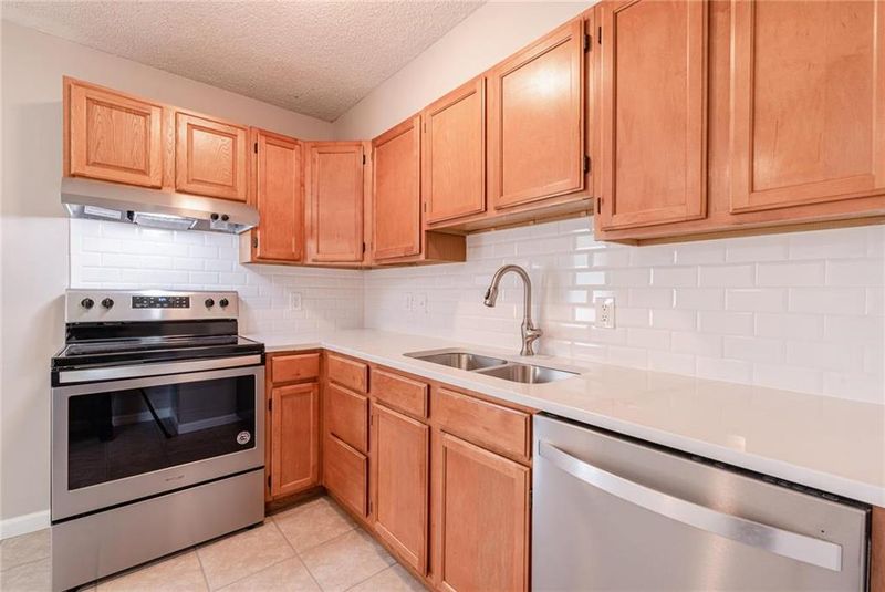 11227 Corrington Ave, Kansas City, MO 64134