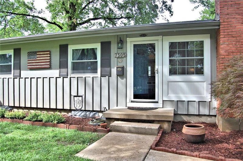 7305 Conser St, Overland Park, KS 66204