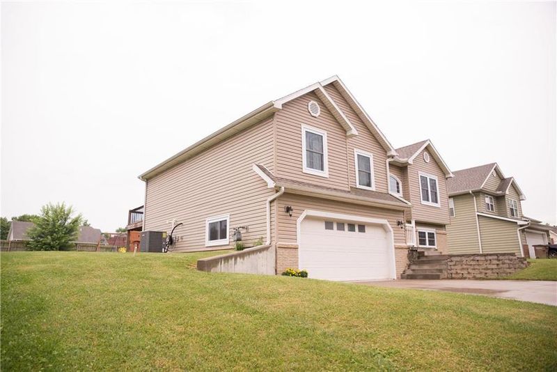 506 R St, Atchison, KS 66002