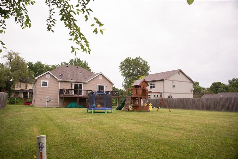 506 R St, Atchison, KS 66002
