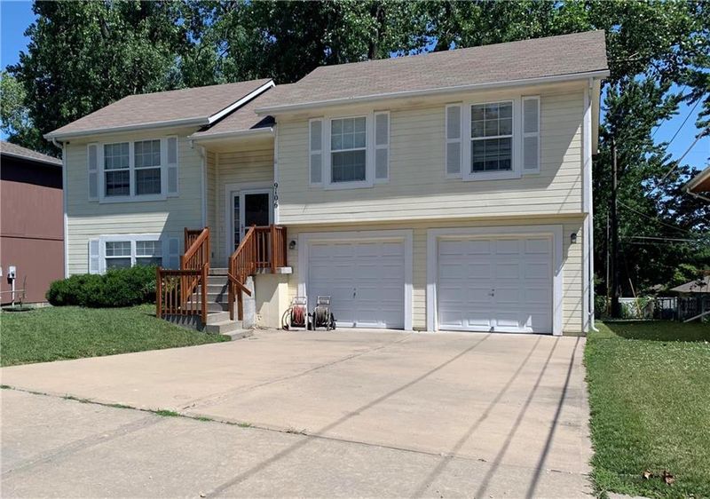 9106 E 52nd St, Kansas City, MO 64133