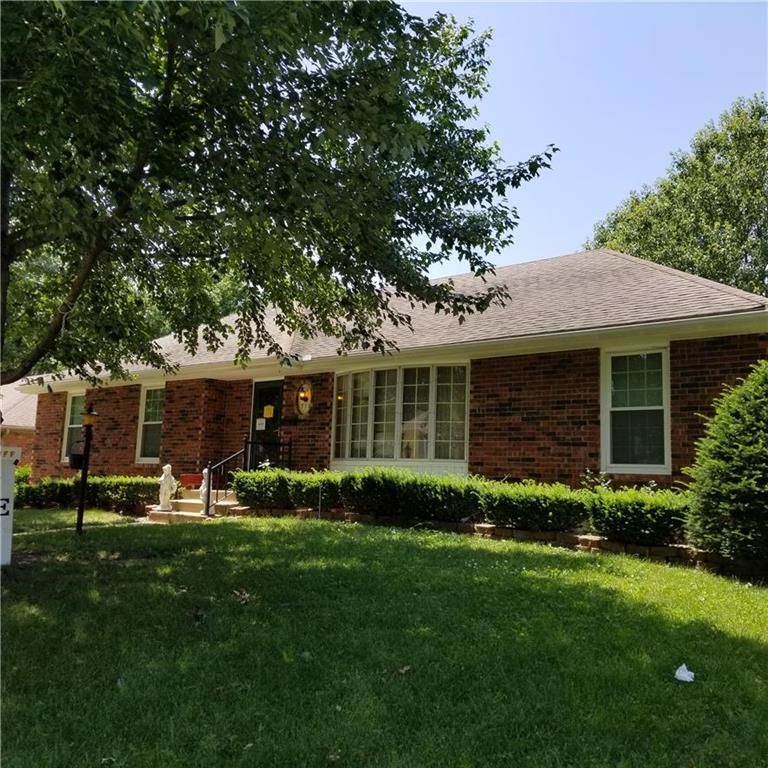 711 NW 10th St, Blue Springs, MO 64015
