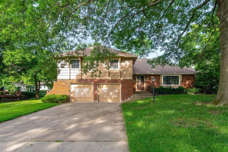 11121 Glen Arbor Rd, Kansas City, MO 64114