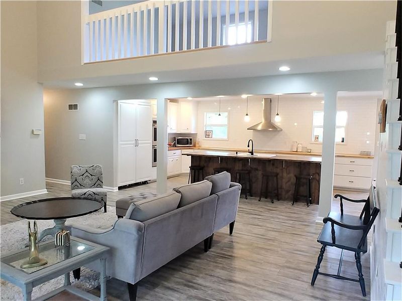 33004 E County Line Rd, Pleasant Hill, MO 64080