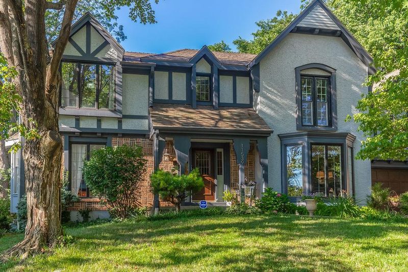 11539 Hadley St, Overland Park, KS 66210