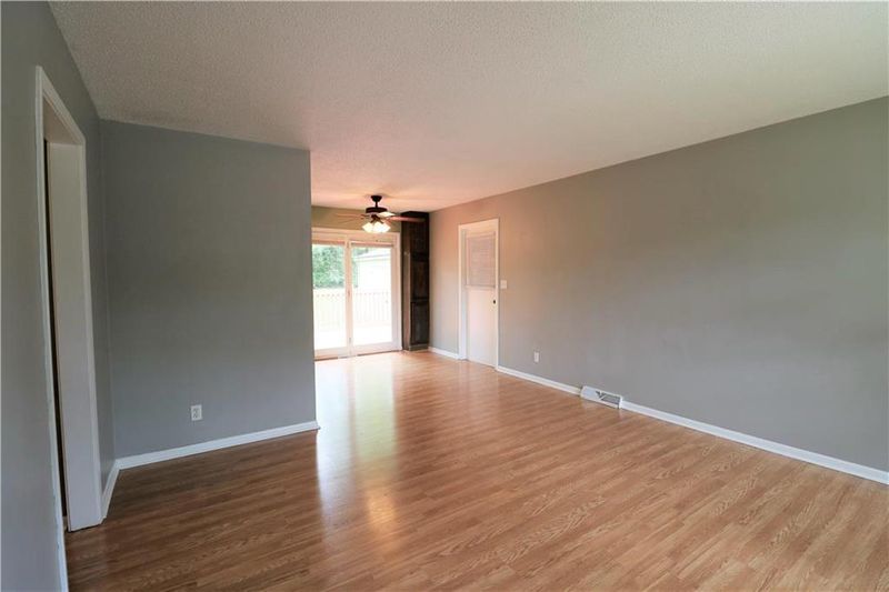 3508 E 107th Ter, Kansas City, MO 64137