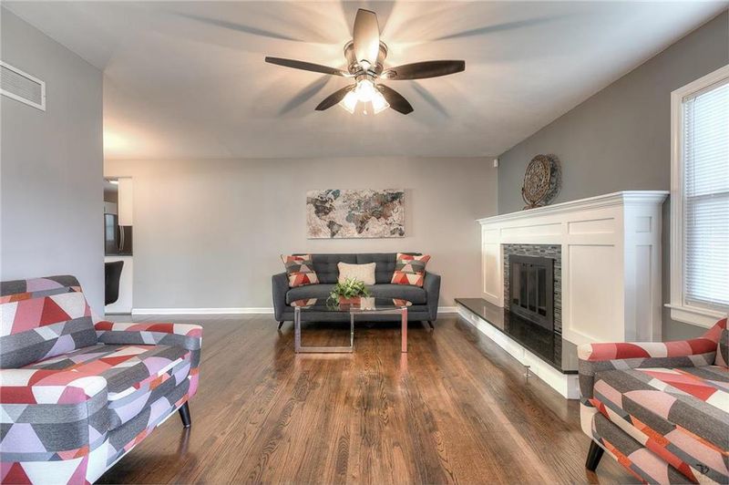 8414 Holmes Rd, Kansas City, MO 64131