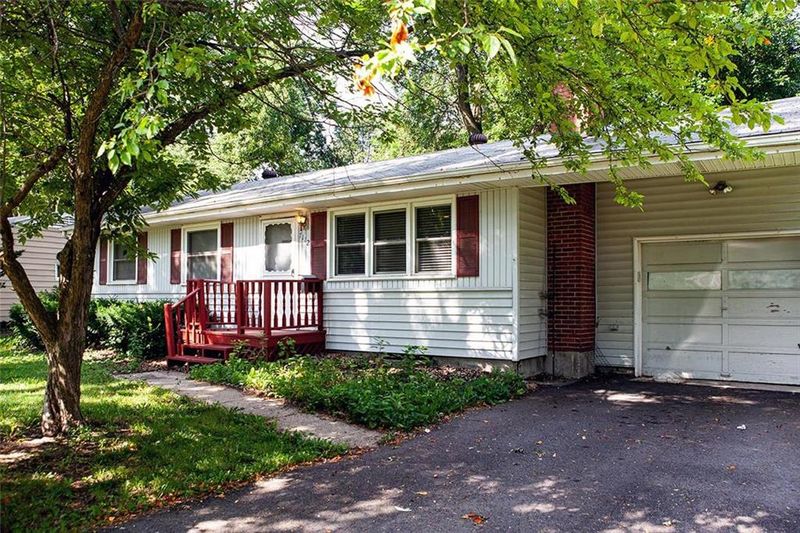 7112 Conser St, Overland Park, KS 66204