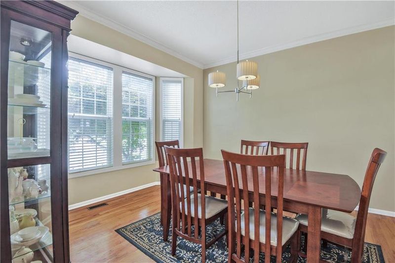 5004 W 158th St, Overland Park, KS 66224